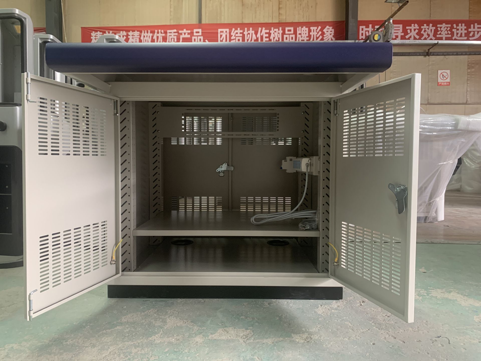 成都操作臺生產廠家成都定制公司